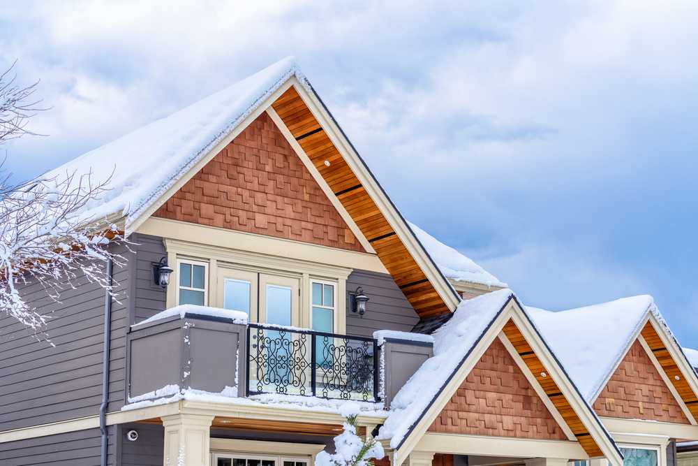 Winter Roofing: 5 Signs You Need to Replace Your Roof Before Winter